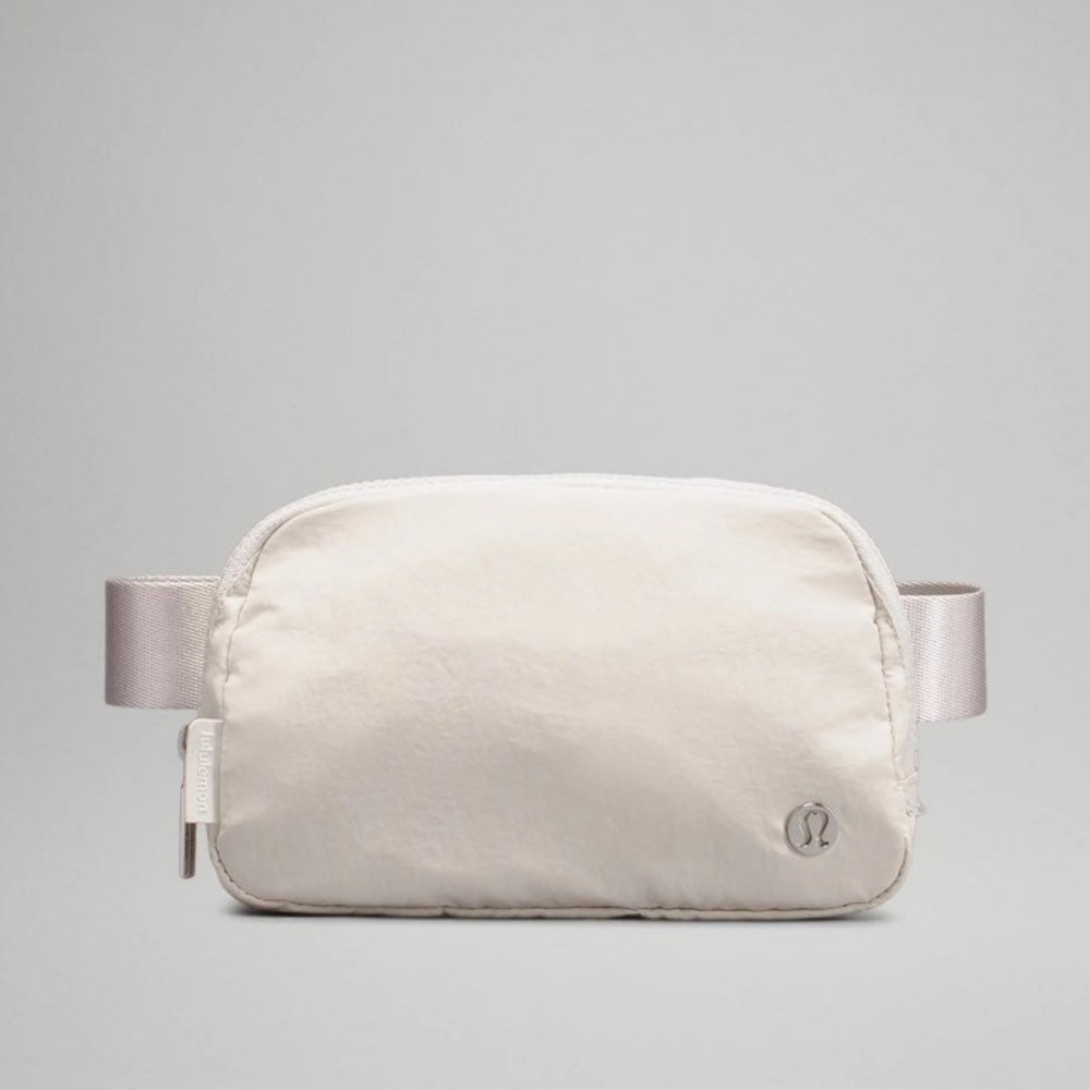 NWT Lululemon Everywhere Belt Bag White Opal